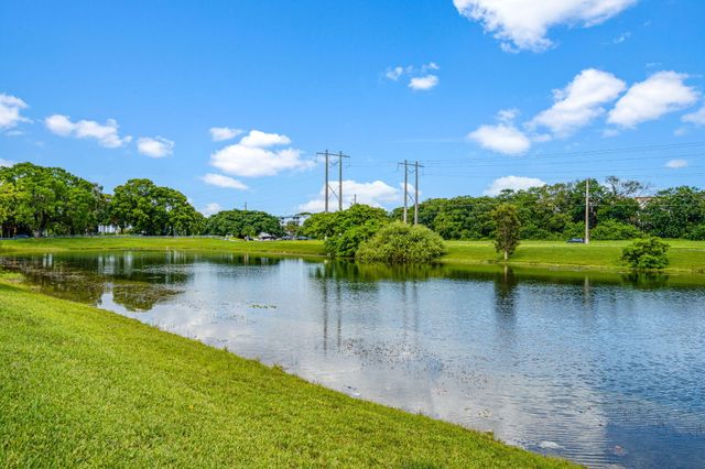 9170 Fontainebleau Boulevard 301, Miami, FL 33172