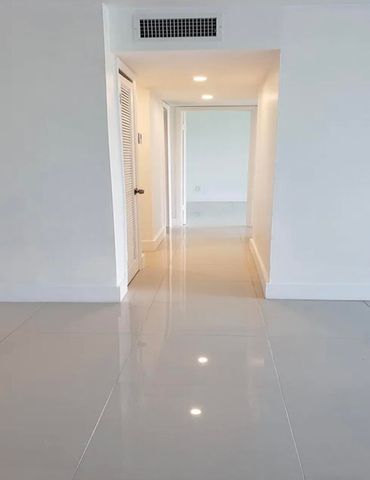 9170 Fontainebleau Boulevard 301, Miami, FL 33172