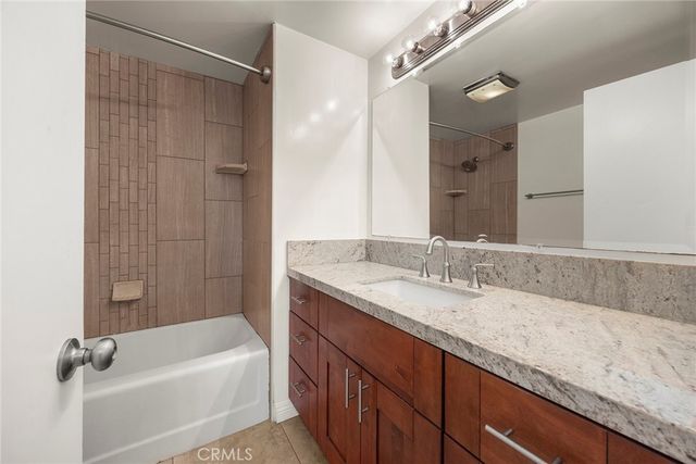 1635 E Ocean D2, Long Beach, CA 90802