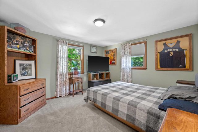 N93W6240 Arbor DRIVE, Cedarburg, WI 53012
