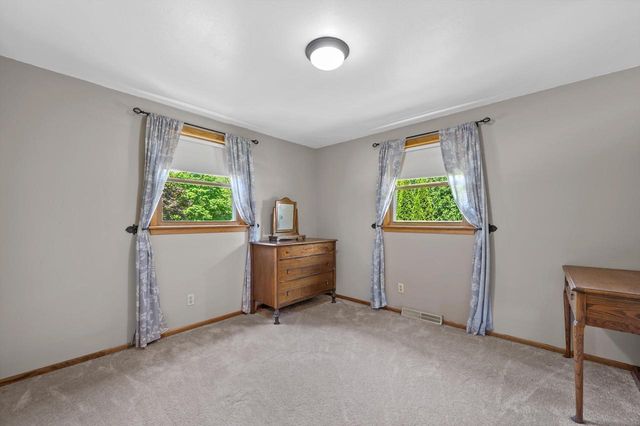 N93W6240 Arbor DRIVE, Cedarburg, WI 53012