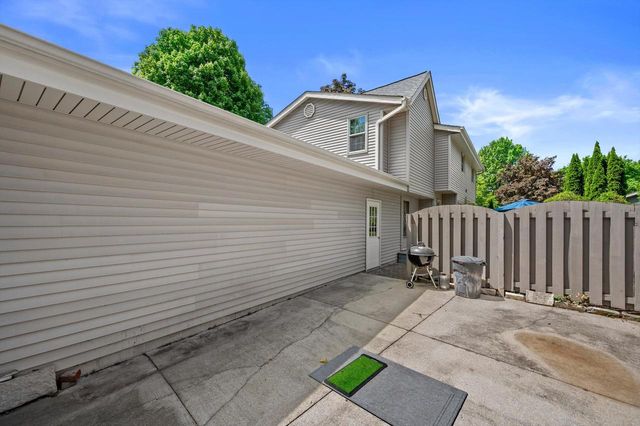 N93W6240 Arbor DRIVE, Cedarburg, WI 53012