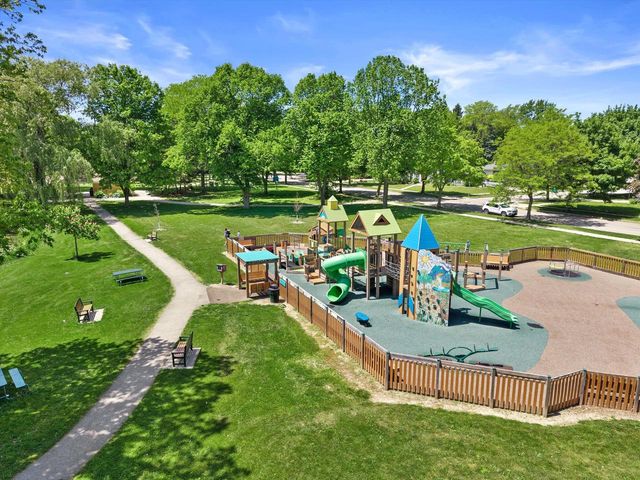 N93W6240 Arbor DRIVE, Cedarburg, WI 53012