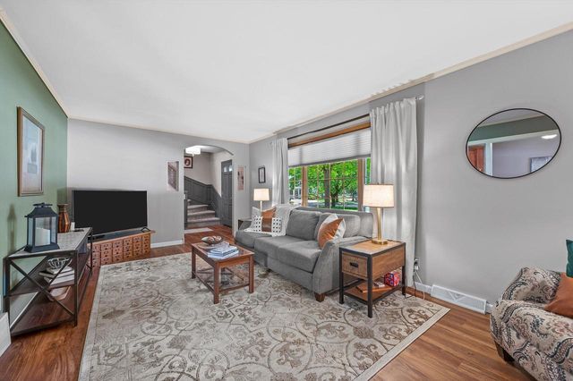 N93W6240 Arbor DRIVE, Cedarburg, WI 53012