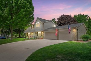 N93W6240 Arbor DRIVE, Cedarburg, WI 53012