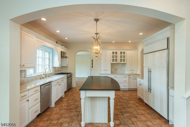11 N Pocono Rd, Mountain Lakes Boro, NJ 07046
