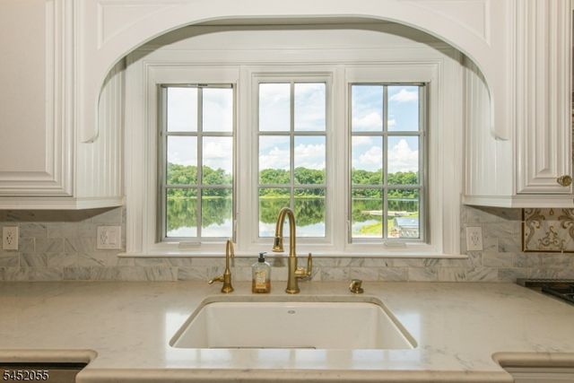 11 N Pocono Rd, Mountain Lakes Boro, NJ 07046