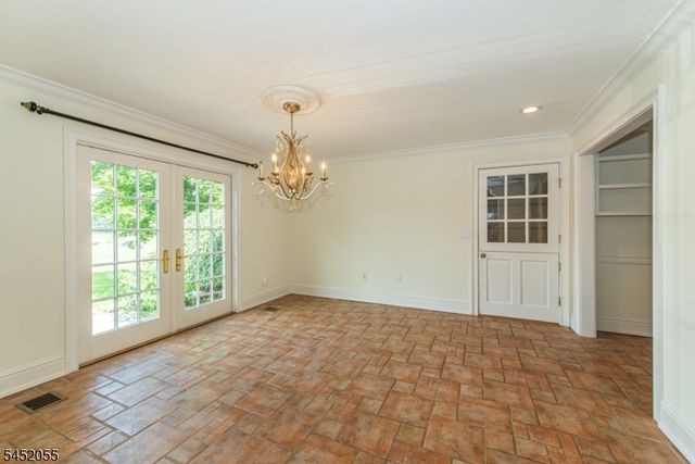 11 N Pocono Rd, Mountain Lakes Boro, NJ 07046