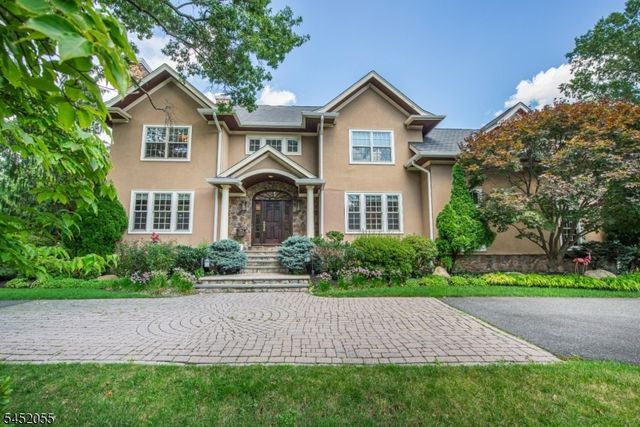 11 N Pocono Rd, Mountain Lakes Boro, NJ 07046