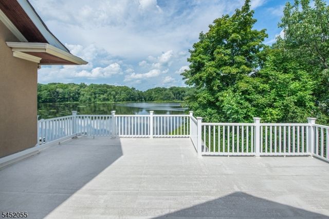 11 N Pocono Rd, Mountain Lakes Boro, NJ 07046