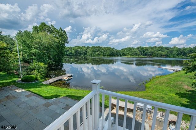 11 N Pocono Rd, Mountain Lakes Boro, NJ 07046