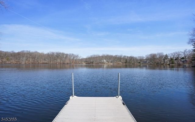 11 N Pocono Rd, Mountain Lakes Boro, NJ 07046
