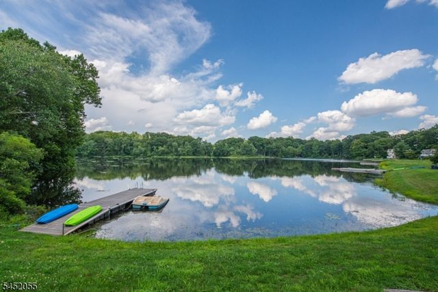 11 N Pocono Rd, Mountain Lakes Boro, NJ 07046