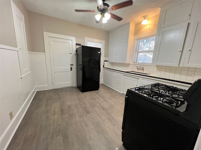 821 W Hickory Street, Denton, TX 76201