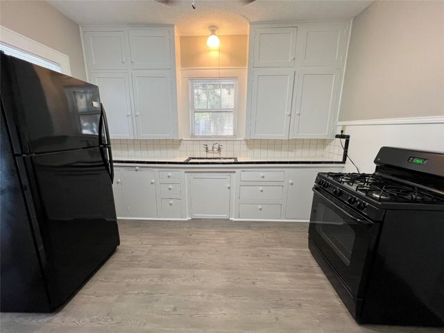 821 W Hickory Street, Denton, TX 76201