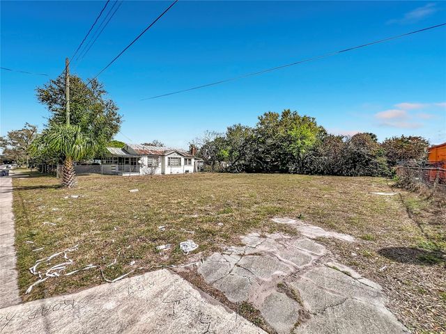 2471 GREENWAY STREET, Sanford, FL 32771