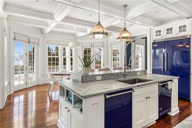 231 Carnegie Harbor Drive, Portsmouth, RI 02871