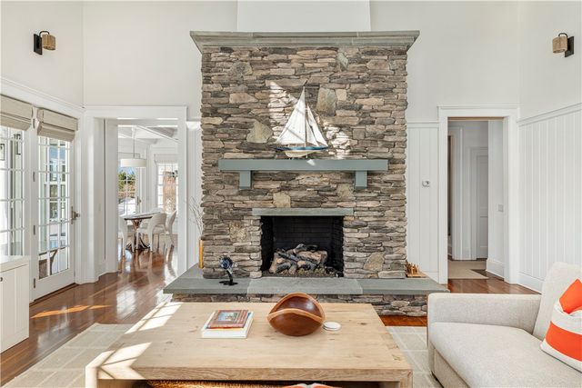 231 Carnegie Harbor Drive, Portsmouth, RI 02871