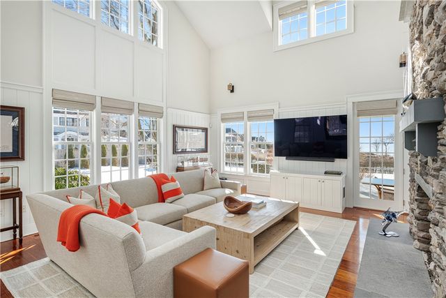 231 Carnegie Harbor Drive, Portsmouth, RI 02871