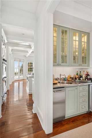 231 Carnegie Harbor Drive, Portsmouth, RI 02871