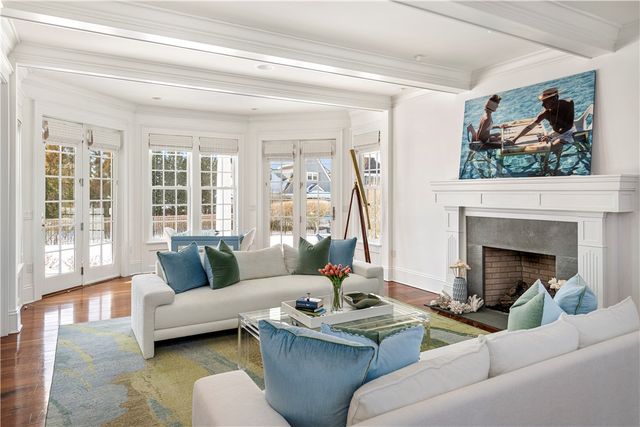 231 Carnegie Harbor Drive, Portsmouth, RI 02871