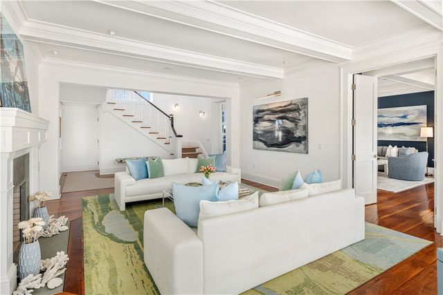 231 Carnegie Harbor Drive, Portsmouth, RI 02871