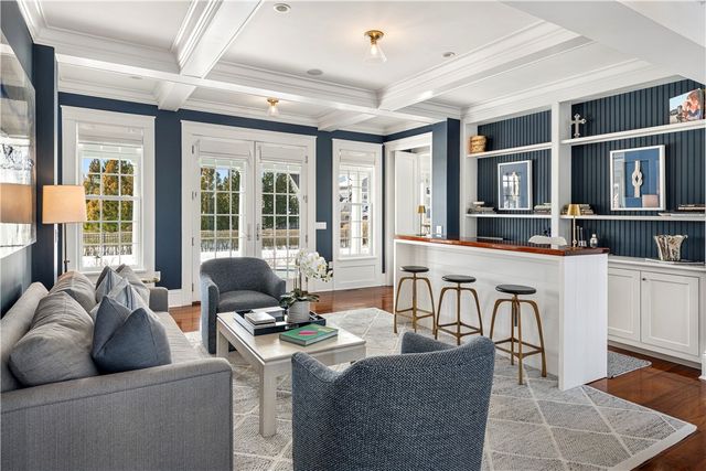 231 Carnegie Harbor Drive, Portsmouth, RI 02871