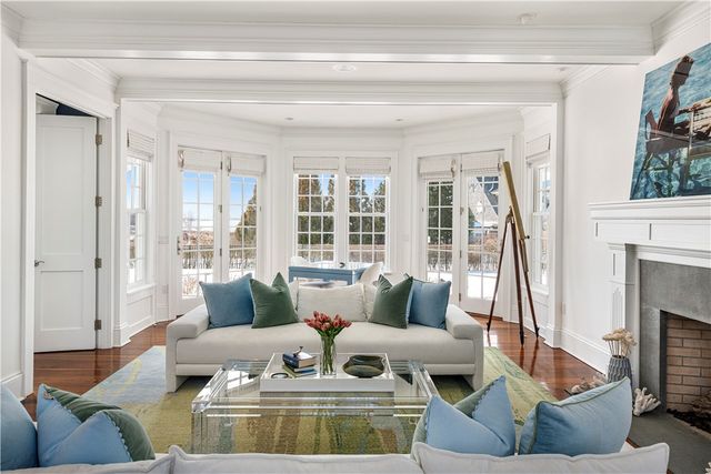 231 Carnegie Harbor Drive, Portsmouth, RI 02871