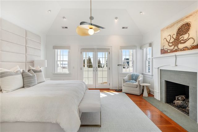 231 Carnegie Harbor Drive, Portsmouth, RI 02871