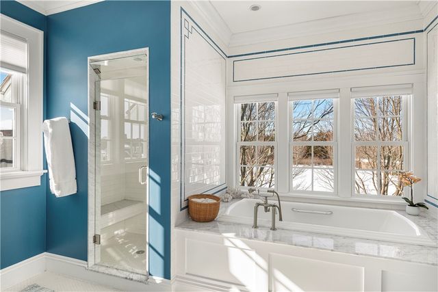 231 Carnegie Harbor Drive, Portsmouth, RI 02871