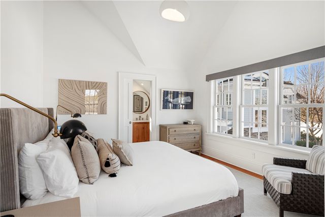 231 Carnegie Harbor Drive, Portsmouth, RI 02871