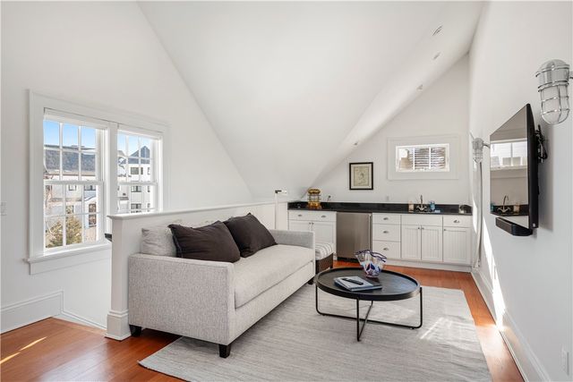 231 Carnegie Harbor Drive, Portsmouth, RI 02871