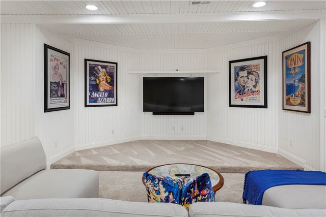 231 Carnegie Harbor Drive, Portsmouth, RI 02871