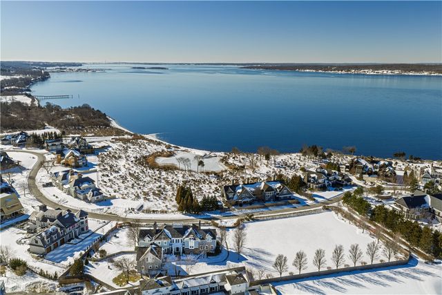 231 Carnegie Harbor Drive, Portsmouth, RI 02871