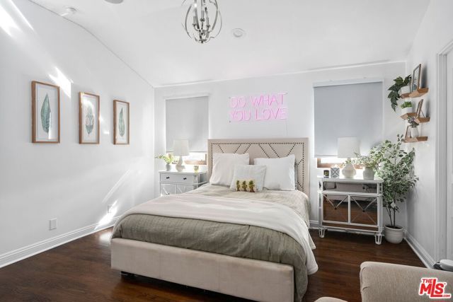 1618 Stradella Road, Los Angeles, CA 90077