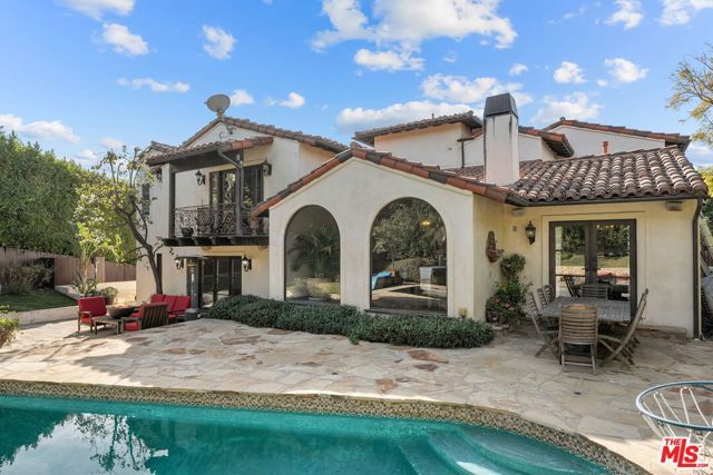 1618 Stradella Road, Los Angeles, CA 90077