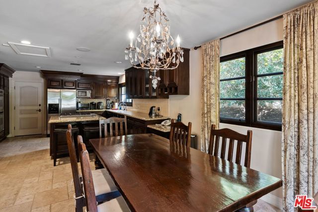 1618 Stradella Road, Los Angeles, CA 90077