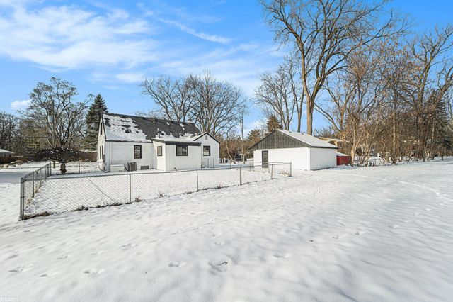 23558 Russell Street, Southfield, MI 48075
