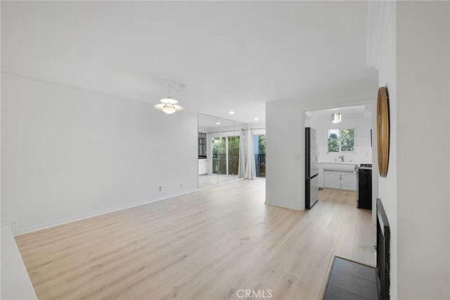 1355 N Sierra Bonita 208, Los Angeles, CA 90046