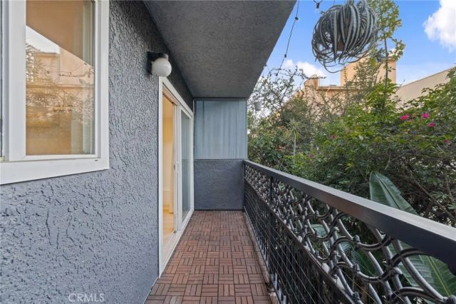1355 N Sierra Bonita 208, Los Angeles, CA 90046