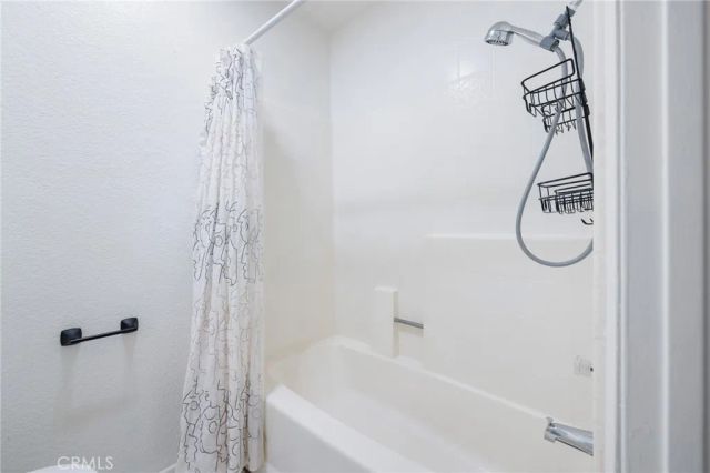 1355 N Sierra Bonita 208, Los Angeles, CA 90046