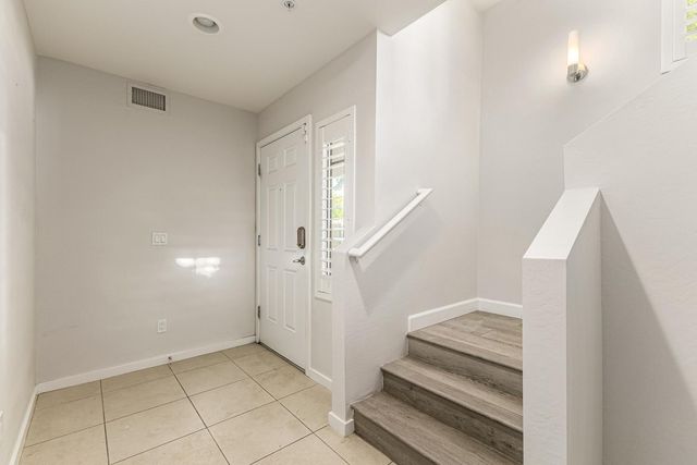 2315 N 52nd Street 110, Phoenix, AZ 85008