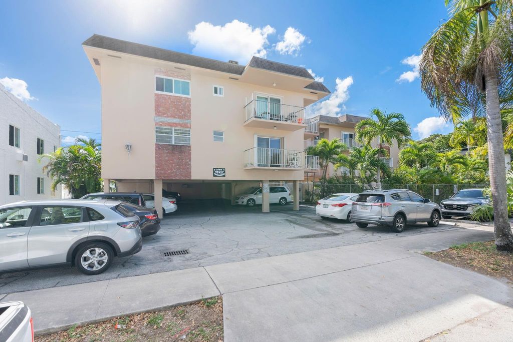 1840 Dewey St 101, Hollywood, FL 33020