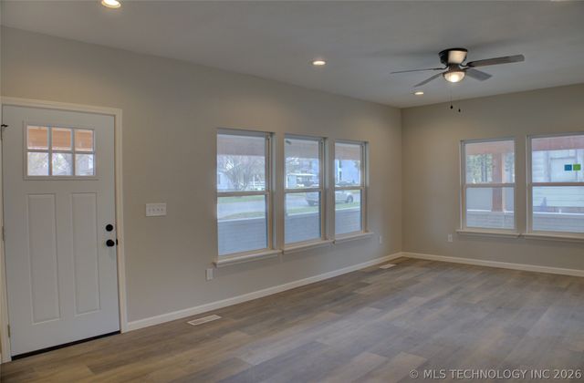 1106 E 6th Street, Okmulgee, OK 74447