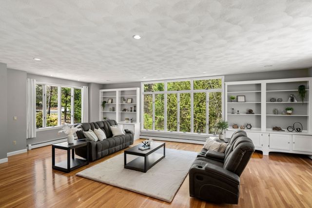 19 Devonshire Road, Middleton, MA 01949