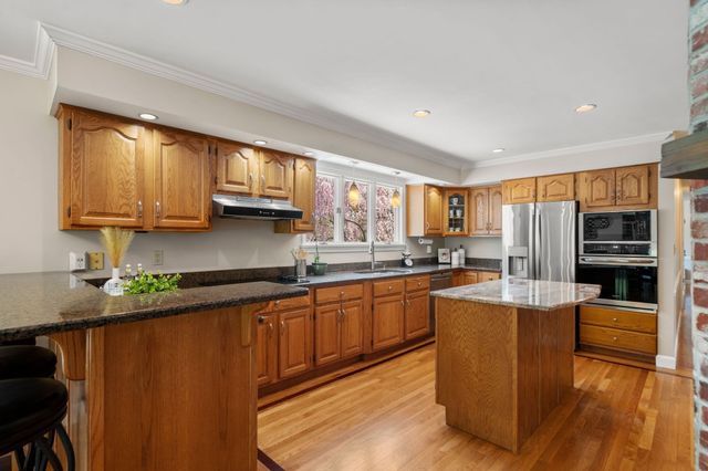 19 Devonshire Road, Middleton, MA 01949