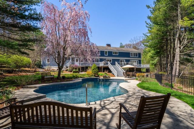 19 Devonshire Road, Middleton, MA 01949