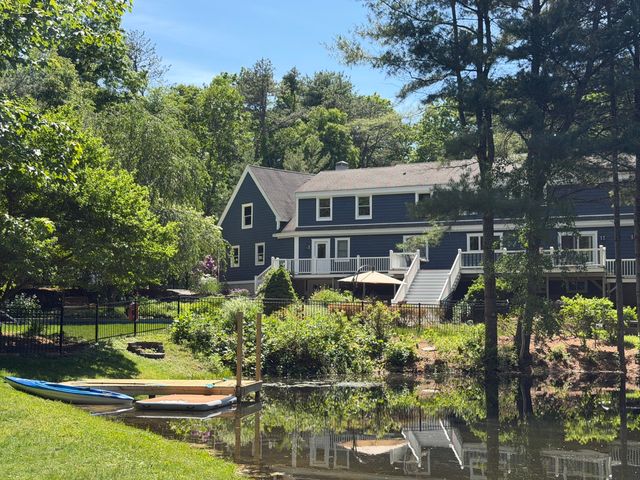 19 Devonshire Road, Middleton, MA 01949