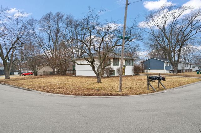 8014 Chase Place, Merrillville, IN 46410