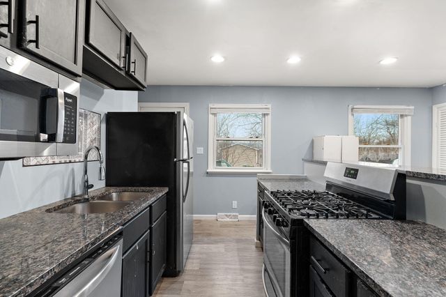 8014 Chase Place, Merrillville, IN 46410